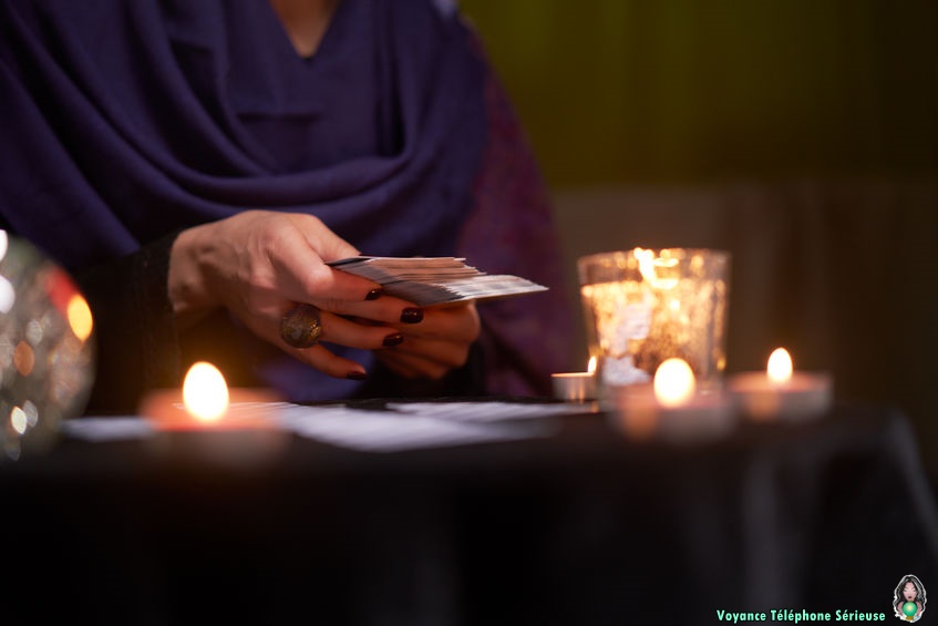 voyante immédiate au téléphone : tirage de cartes en ligne