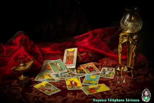 cabinet de voyance audiotel avec le tarot